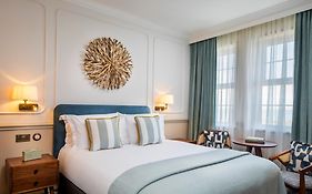The White Horses By Everly Hotels Collection