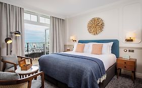 The White Horses By Everly Hotels Collection